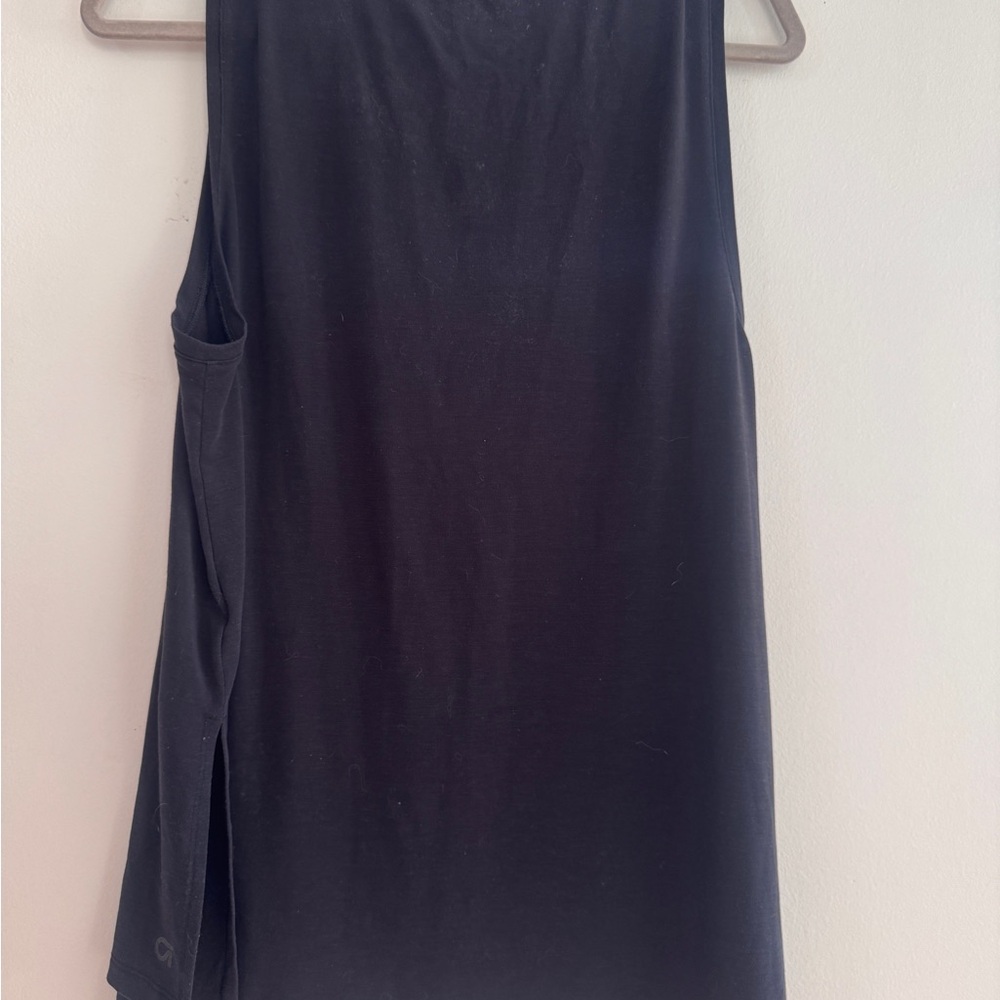 GAPFit Breathe Classic Black Sleeveless Athletic Top - Picture 2 of 4